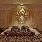 מלון Phocas Cave 2*