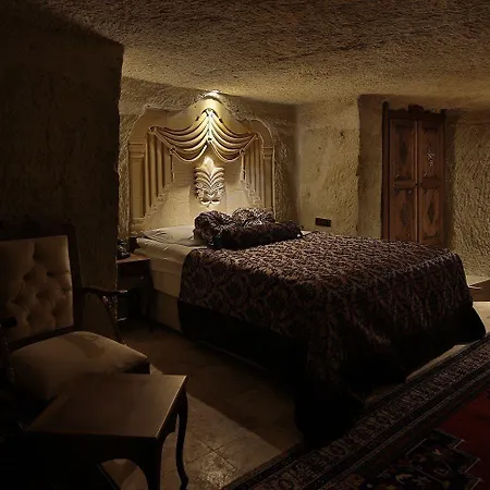 Phocas Cave 2*
