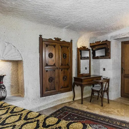 Phocas Cave Hotel