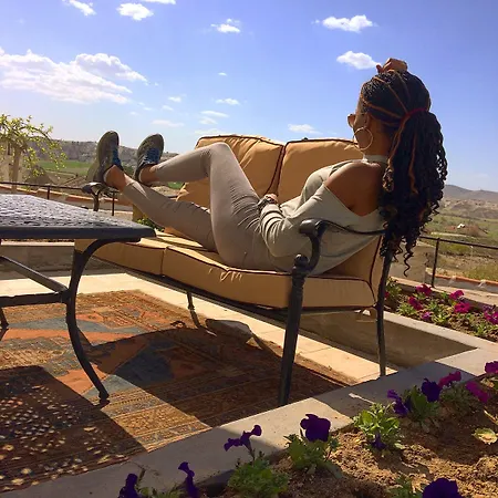 浦卡斯洞穴套房酒店 2*