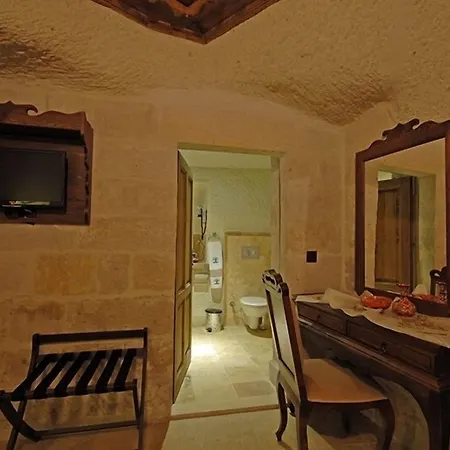 Phocas Cave Hotel 2*