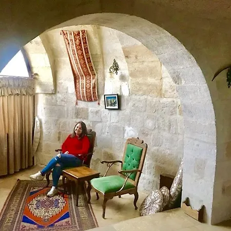 Phocas Cave 호텔 2*