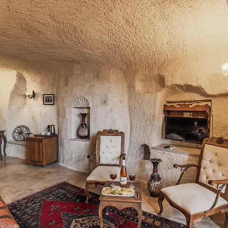 Phocas Cave Hotel 2*