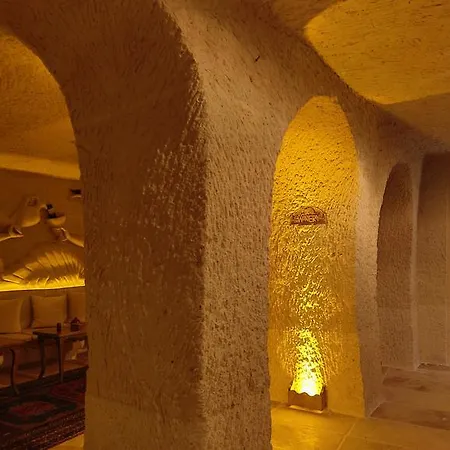 Phocas Cave Hotel 2*