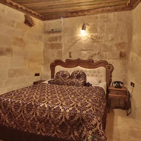 Phocas Cave Hotel 2*
