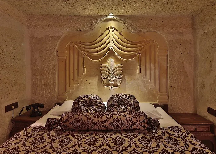 מלון Phocas Cave 2*