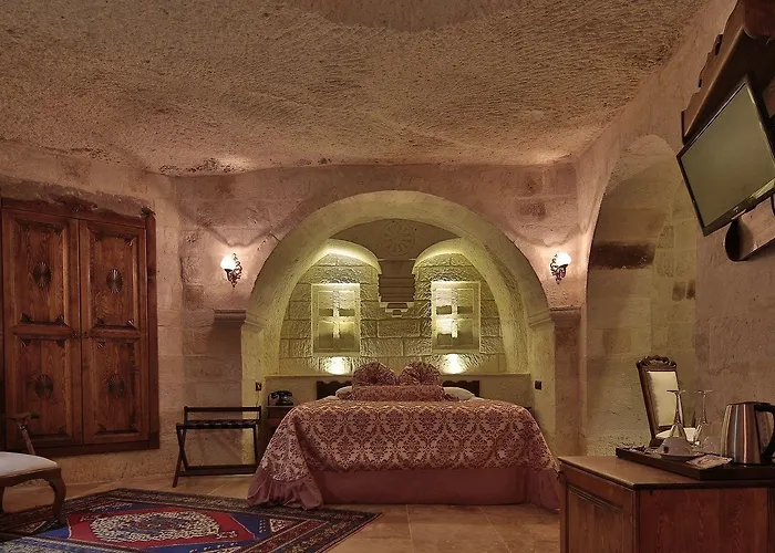 Phocas Cave מלון 2*