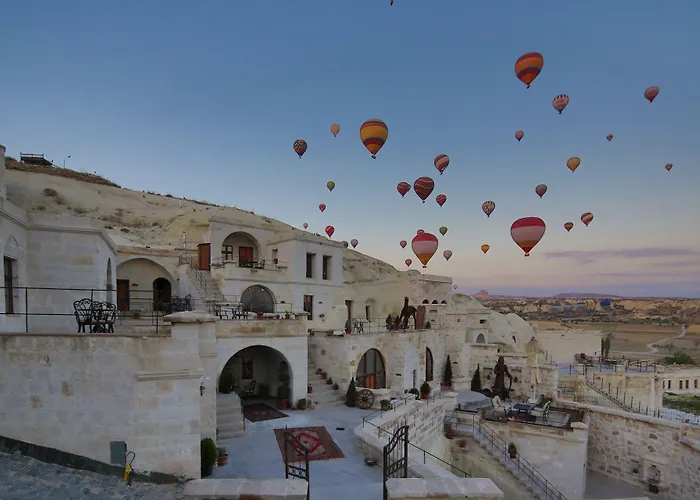 Phocas Cave מלון 2*