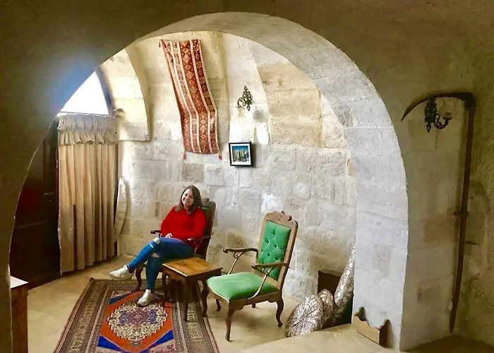 Phocas Cave מלון 2*