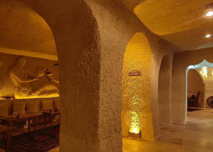 Phocas Cave מלון 2*