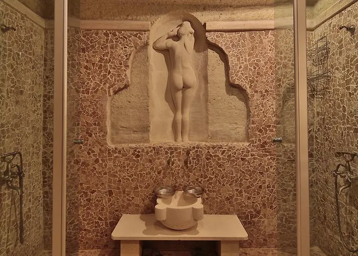 מלון Phocas Cave 2*